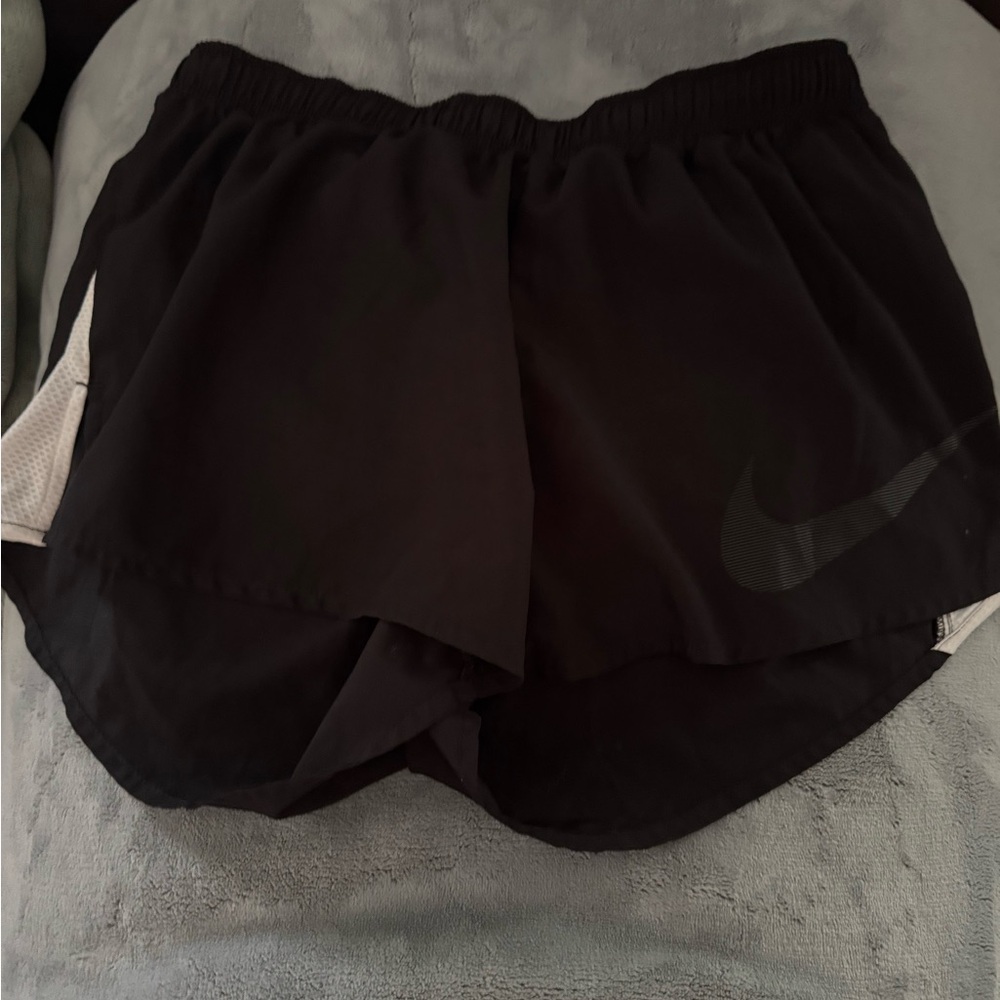 Nike Black Athletic Shorts Relaxed Fit
